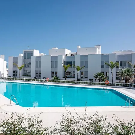 Lm31b - Large Family Apartment, Shared Pool * Estepona