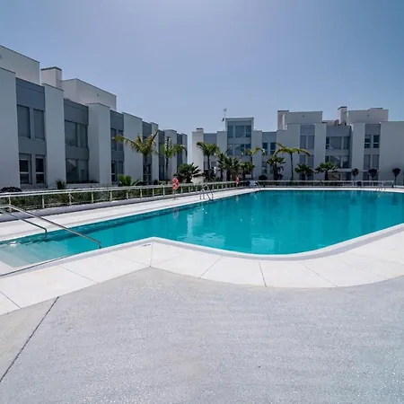 Lm31b - Large Family Apartment, Shared Pool Daire Estepona