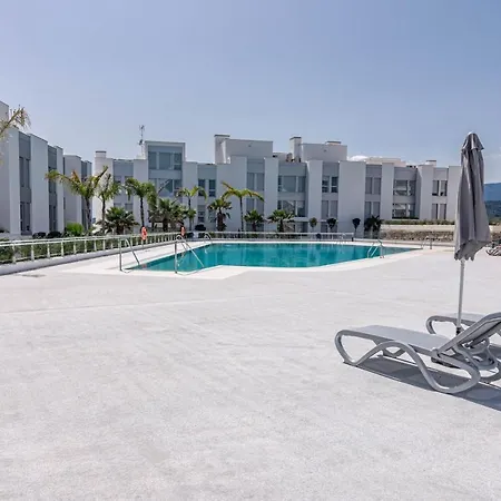 Lm31b - Large Family Apartment, Shared Pool * Estepona