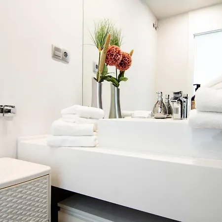Lm31b - Large Family Apartment, Shared Pool